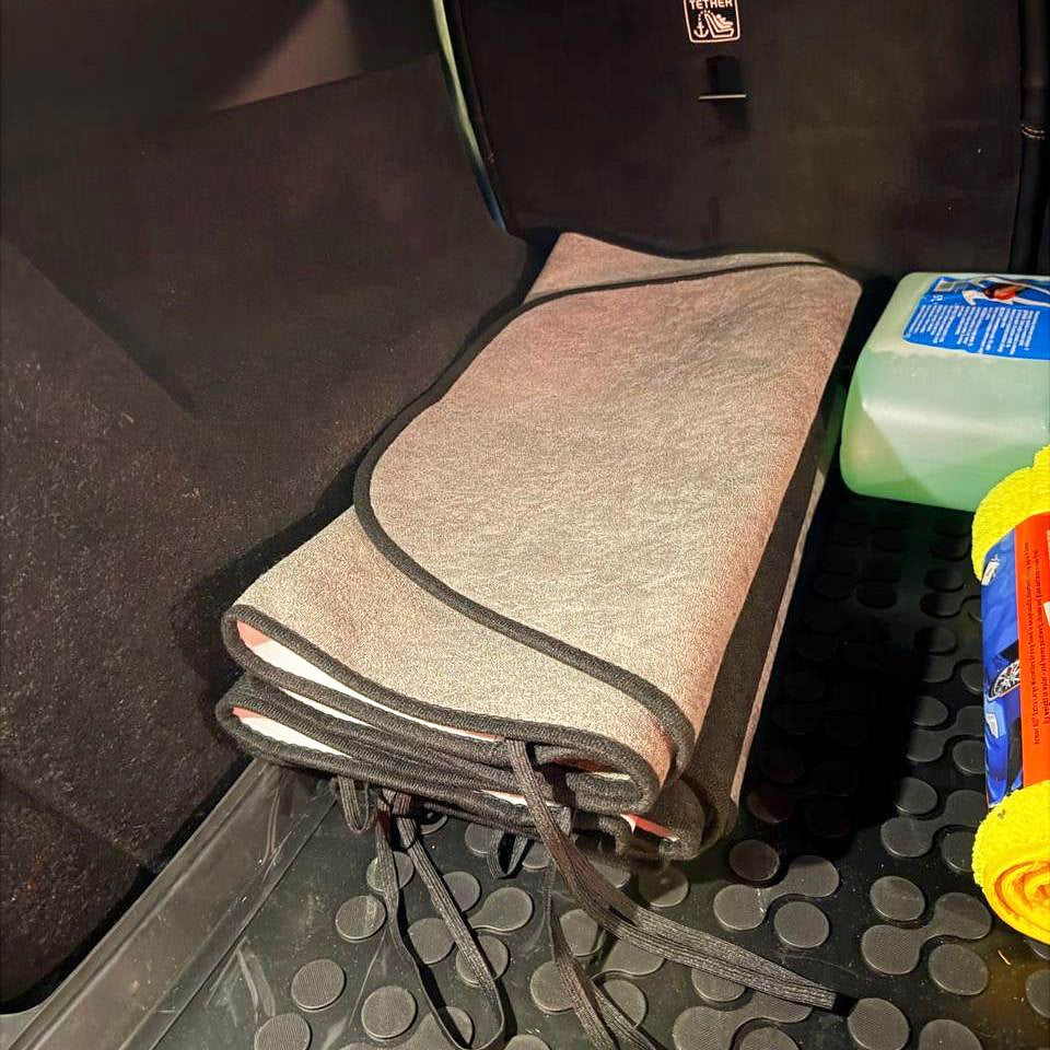 Vattentätt bilsätesskydd med svetthandduk